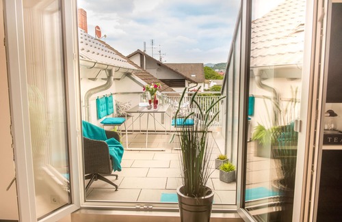 Bensheim Condo | Luxury design loft for 6-8 people - balcony/garden (3 bedrooms + 3 bathrooms)