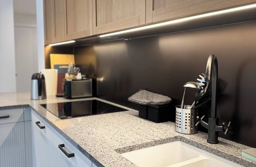 Tower Hill Apartment | Luxury Designer 2Bed 2Bath Flat by Tower Bridge