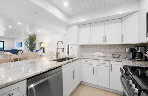 Ormond-by-the-Sea Condo | Luxury direct oceanfront corner with large private balcony, heated pool and garage