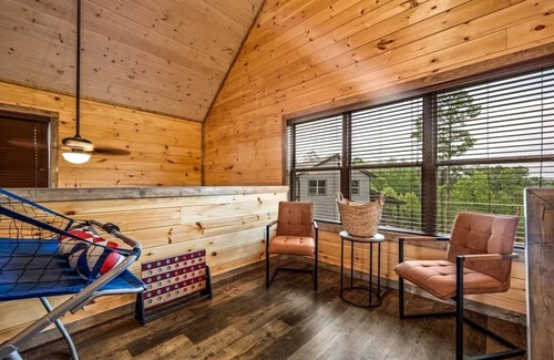 Sevierville Cabin | Luxury Dollywood cabin/indoor pool/Hot tub/firepit