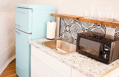 Eureka Springs Apartment | Luxury Dome at Fox Wood, with Cedar Hot Tub on deck, only 15 minutes from downtown Eureka Springs and 8 minutes from Beaver Lake.