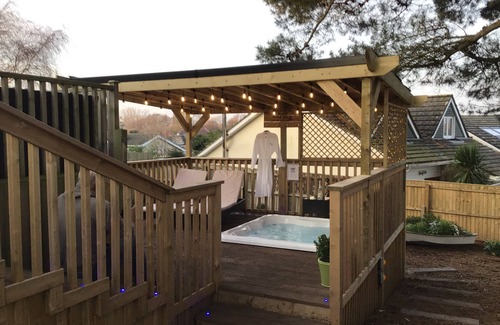 Bournemouth House | Luxury Dorset coast property with hot tub. Great location, short walk from beach