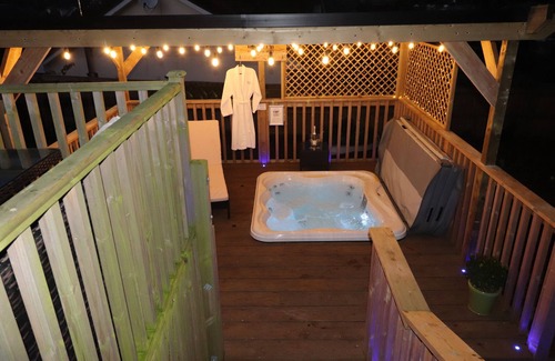 Bournemouth House | Luxury Dorset coast property with hot tub. Great location, short walk from beach