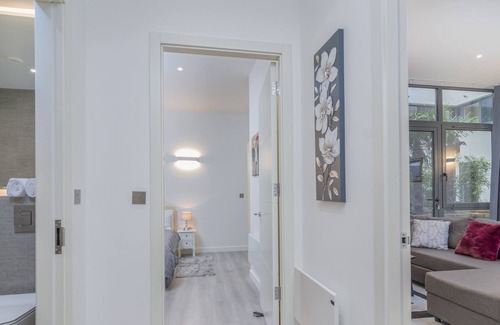 Great Linford Apartment | Luxury Double Bedroom Apartment - At the Atrium MK