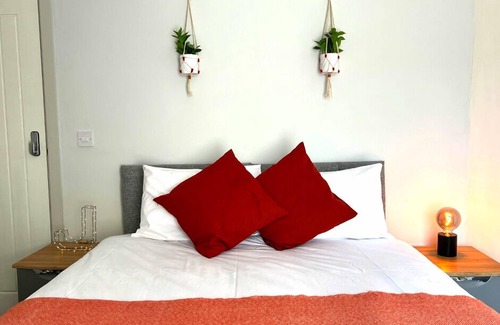 Wigan House | Luxury Double/Twin Room with En-Suite in WN1