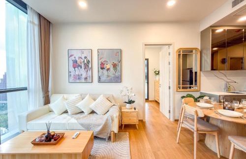 Pathumwan Apartment | Luxury Downtown Bangkok 2BR 2BA Sky Pool Gym 5MIN Walk to Siam Paragon