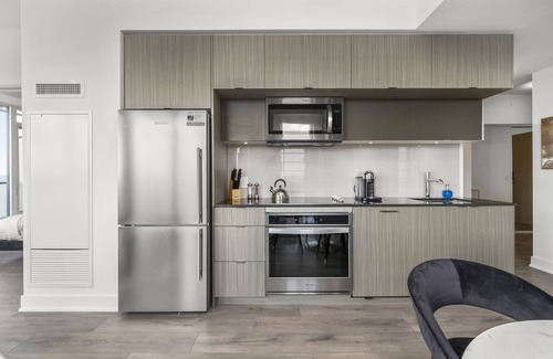 St. James Town Condo | Luxury Downtown Condo - Million Dollar City Views!