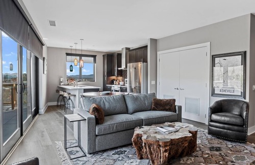 East End - Valley Street Condo | Luxury Downtown Condo with Views!