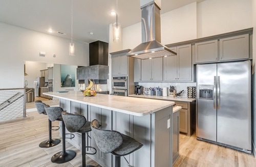 Fort Worth House | LUXURY DOWNTOWN FORT WORTH VILLA, WALK TO EVERYTHING