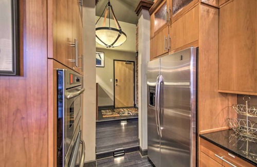 Wholesale District Condo | Luxury Downtown Loft - Walkable to everything!