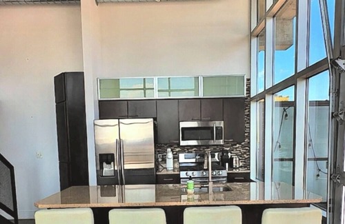 Downtown Cincinnati Apartment | Luxury Downtown Loft Walking dist. to Paycor, Fountain Square, & Duke Energy Ctr