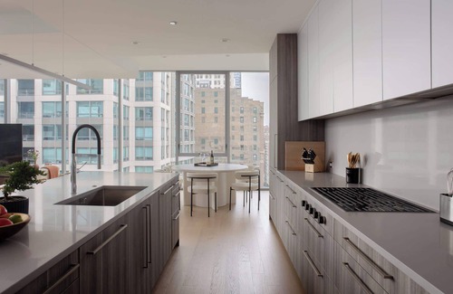 The Loop Apartment | Luxury Downtown PH: Bean & Lake Views