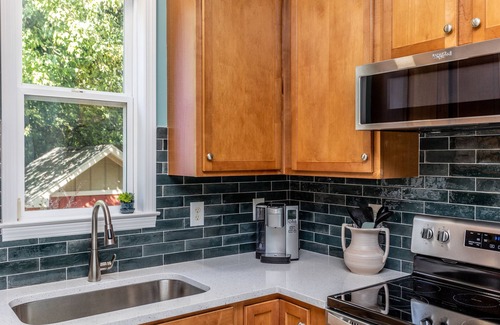 Downtown Cottage | Luxury Downtown Raleigh Guest Cottage in Historic District NEW