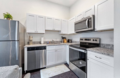 Downtown Pittsburgh Apartment | Luxury Downtown Spot Just Minutes to the Game!