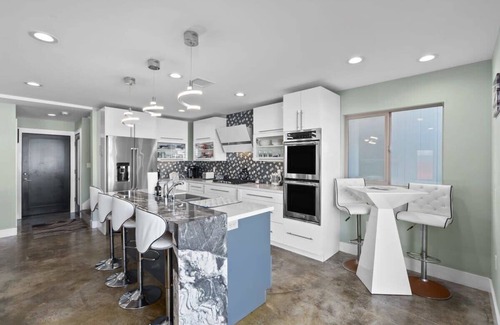 Gilbert Island House | Luxury Duffy Boat + Bayfront Paradise + 5 Star Gem