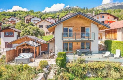 Randogne Ski Chalet | Luxury Eco Chalet w/Alpine Views in Crans-Montana