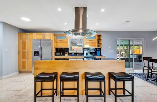 Sarasota Springs House | Luxury Escape. Dream Vacation. Heated Pool & Spa