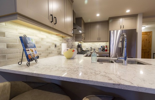 Town Centre Condo | Luxury Escape in Canmore!