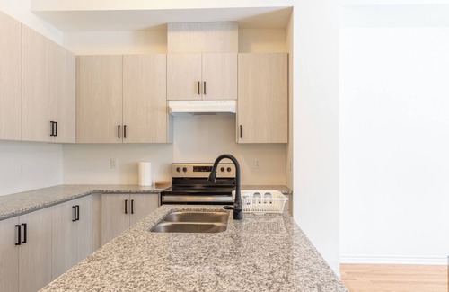 Vaughan House | Luxury Escape Near Canada’s Wonderland | Prime Location