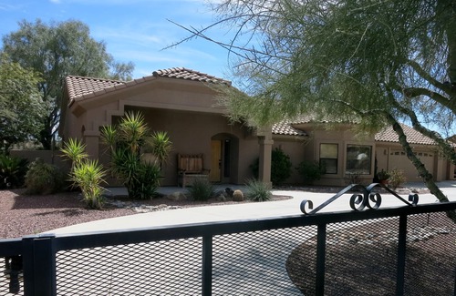 Saddle Ridge West House | Luxury Estate Main House, Santa Fe Walls & Kiva Fireplace, Close to Town