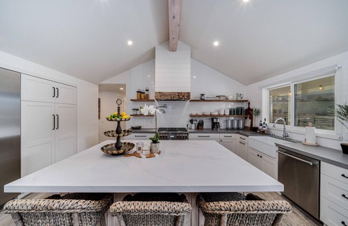 Calistoga House | Luxury Estate – Views, Pool, 100 Yard Golf Hole