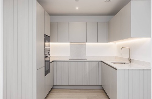 Docklands Apartment | Luxury Excel/02 Apartment For The Larger Groups - 2 min to Excel
