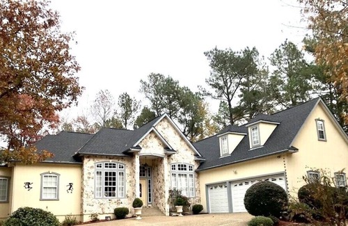 Hot Springs Village House | LUXURY EXECUTIVE GOLF RETREAT! 4 beds 3 full baths Golf course view of hole #1