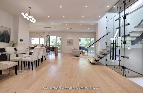 Etobicoke House | Luxury Executive Home close to Golf Course
