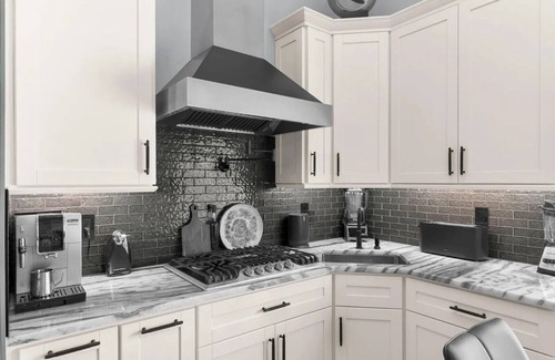 Naples House | Luxury executive home in private gulf Access community with marina 36' boat lift