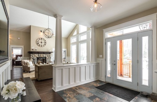 Huntsville House | Luxury Executive Muskoka Residence. Minutes to Golf, Skiing, Lakes, Fine Dining