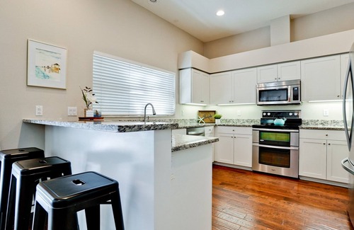 Bradenton House | Luxury Family Escape: Spacious 4BR, Pool, Close to AMI, Dining & Attractions!