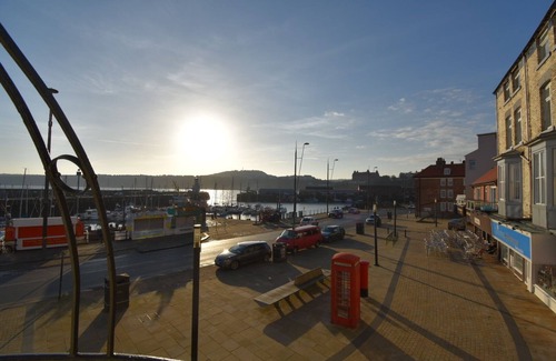 Scarborough Apartment | Luxury family friendly holiday home on the Scarborough seafront near Castle
