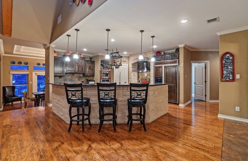 Stone Oak House | Luxury Family Getaway, Pools, Hot Tub, Playground & Sleeps upto 18