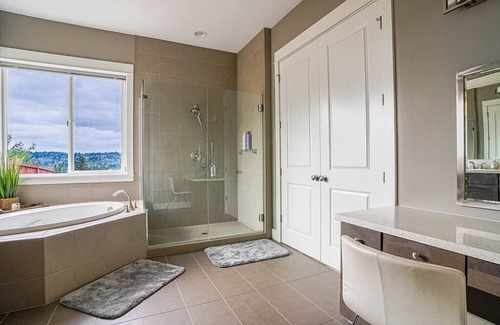 Education Hill House | Luxury family home w/ great Sammamish Valley View