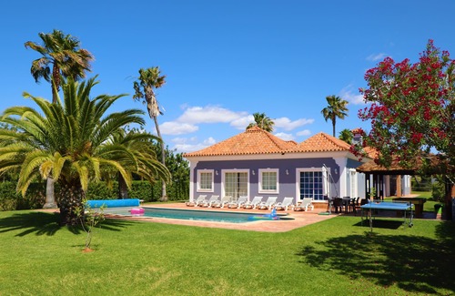 Almancil Villa | Luxury Family Villa with Private heated Pool, Tennis Court, Putting Green