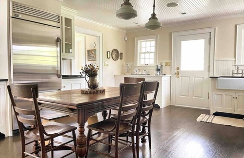 Hillsboro House | Luxury Farm-Stay near Rocky Fork with Free Experience!