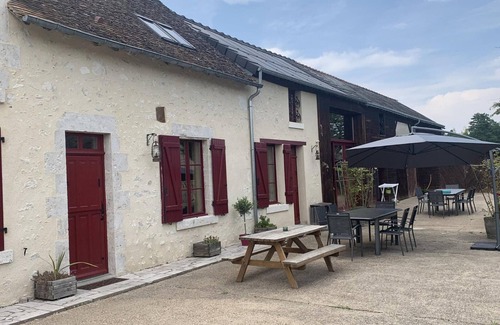 Mont-pres-Chambord Cottage | Luxury Farmhouse: Spa, Sauna, Family-Friendly, Near Loire Castles