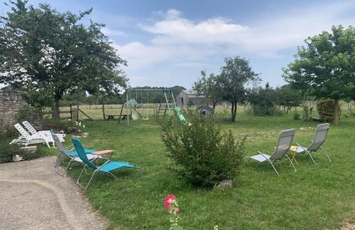 Mont-pres-Chambord Cottage | Luxury Farmhouse: Spa, Sauna, Family-Friendly, Near Loire Castles