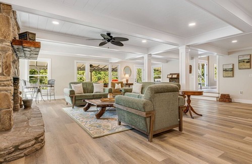 Candler House | Luxury Farmhouse Haven - Hike, Relax, Explore AVL