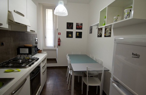 San Giovanni Apartment | Luxury Flat - CENTRAL - 4 Bedrooms - 2 Baths - Wi-Fi - A/C - Metro - Netflix