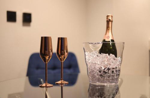 West Finchley Apartment | Luxury Flat,Sauna, Jacuzzi, Free Parking