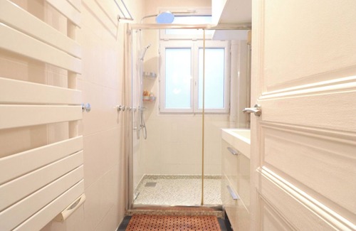 Ternes Apartment | Luxury flat, smart & quiet district (17th) shopping area & pedestrian street