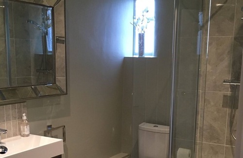 Louth Apartment | Luxury flat, with wonderful views over St James church, free parking included