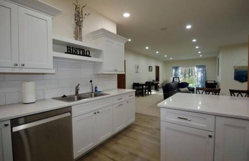Colorado Springs House | Luxury Forest Retreat CS/AFA–6 bedrooms, 5 bathroomswith Indoor Pool & Theater