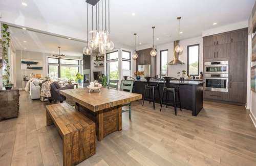 Fountain Square House | Luxury Fountain Square Home | Perfect for Groups!