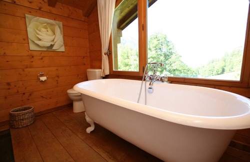 La Chapelle-d'Abondance Ski Chalet | Luxury Chalet in the Portes du Soleil with Amazing Hot-Tub and Sauna