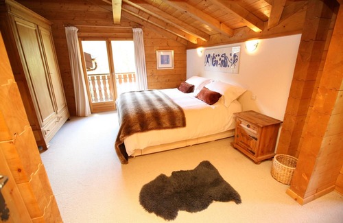 La Chapelle-d'Abondance Ski Chalet | Luxury Chalet in the Portes du Soleil with Amazing Hot-Tub and Sauna