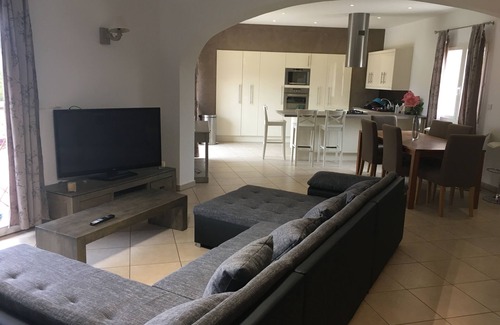 Vaison-la-Romaine House | Luxury 150 m2 villa with heated pool and private spa.Aillan Hervé