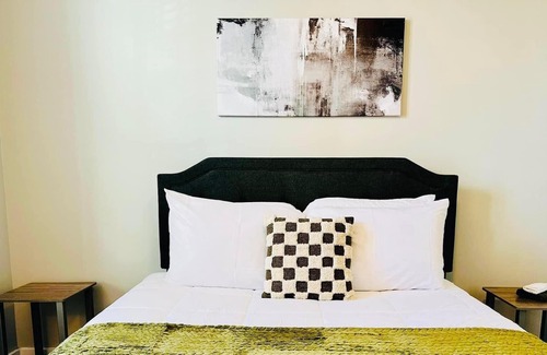 Franklin Apartment | Luxury Friend & Family Suite