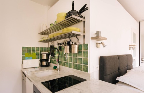 Quartier Saint-Ambroise Condo | luxury fully equipped quiet studio in the oberkampf district